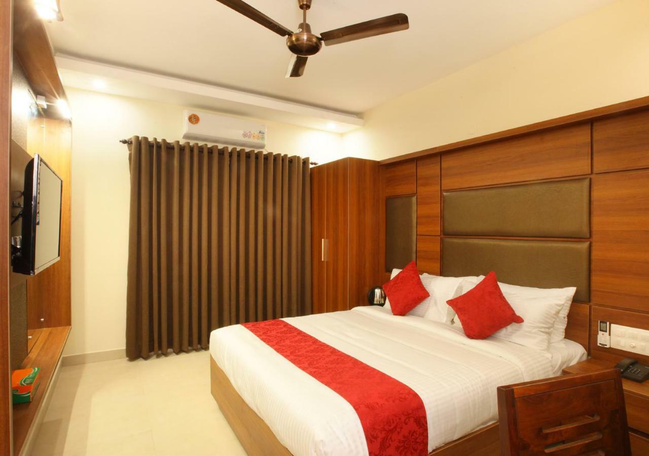 Laimar Suites Kochi Exterior photo