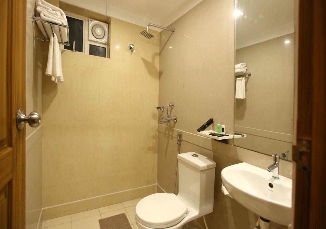 Laimar Suites Kochi Exterior photo