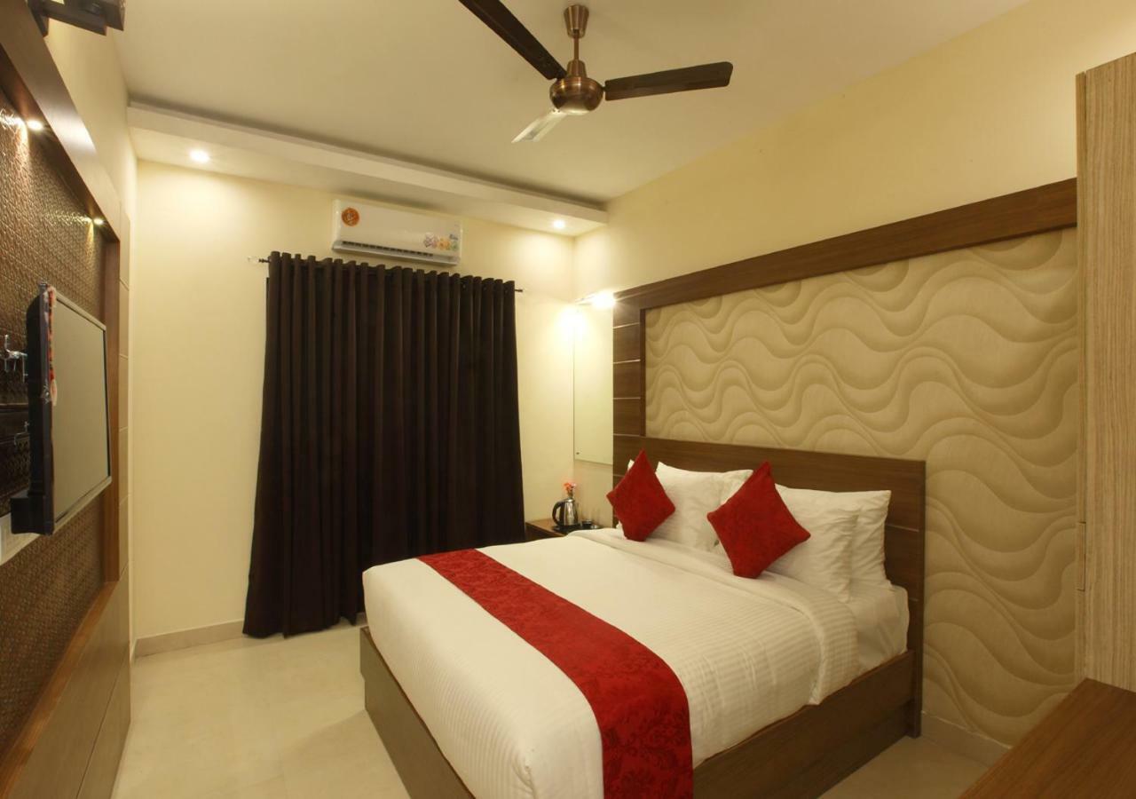 Laimar Suites Kochi Exterior photo