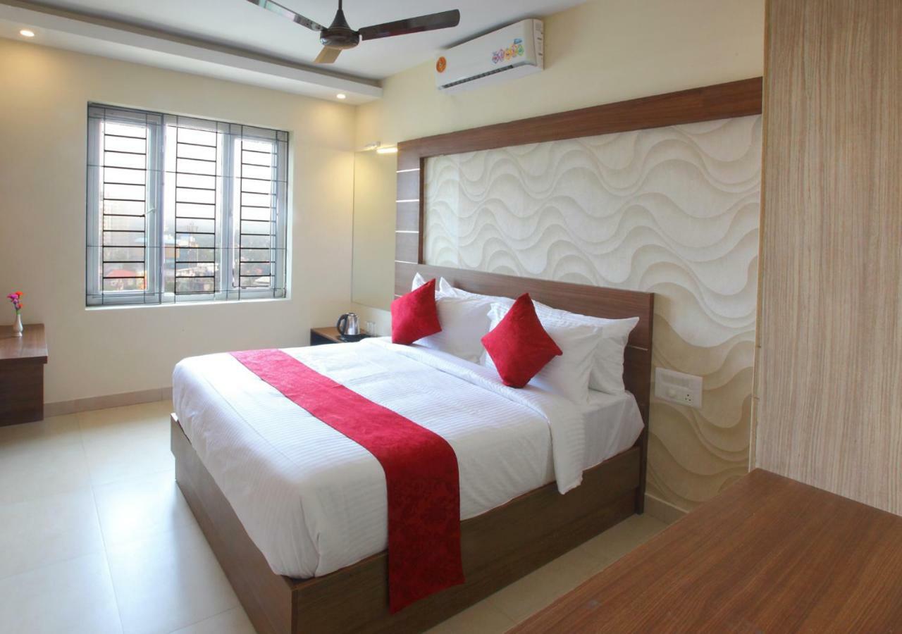 Laimar Suites Kochi Exterior photo